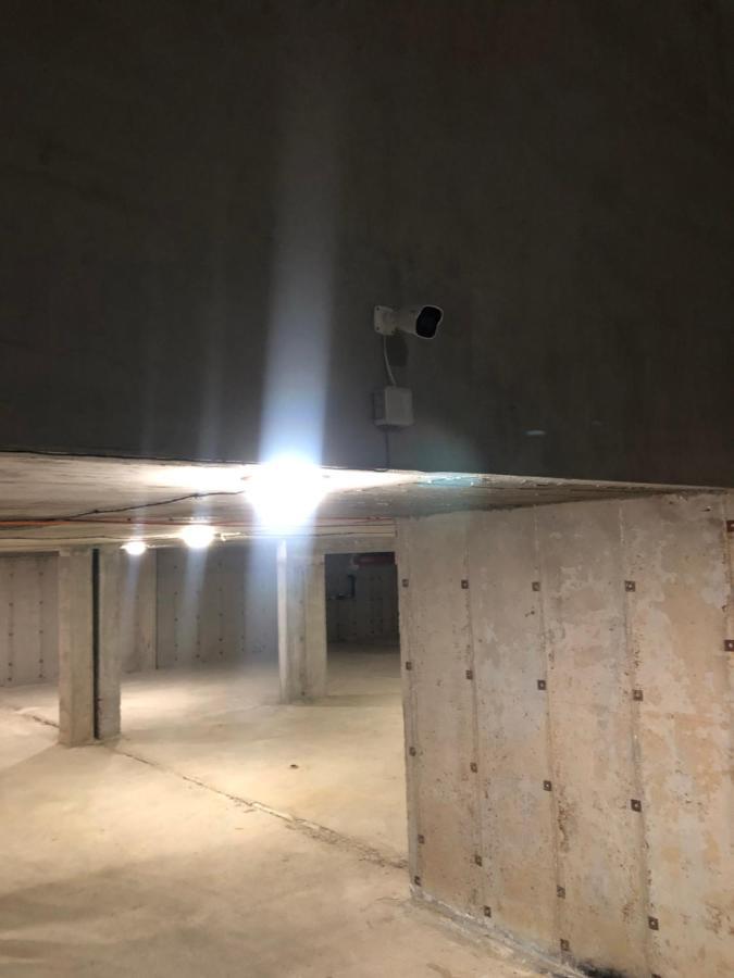 Luxury Apartment 2 Free Underground Parking Pazardžik Esterno foto